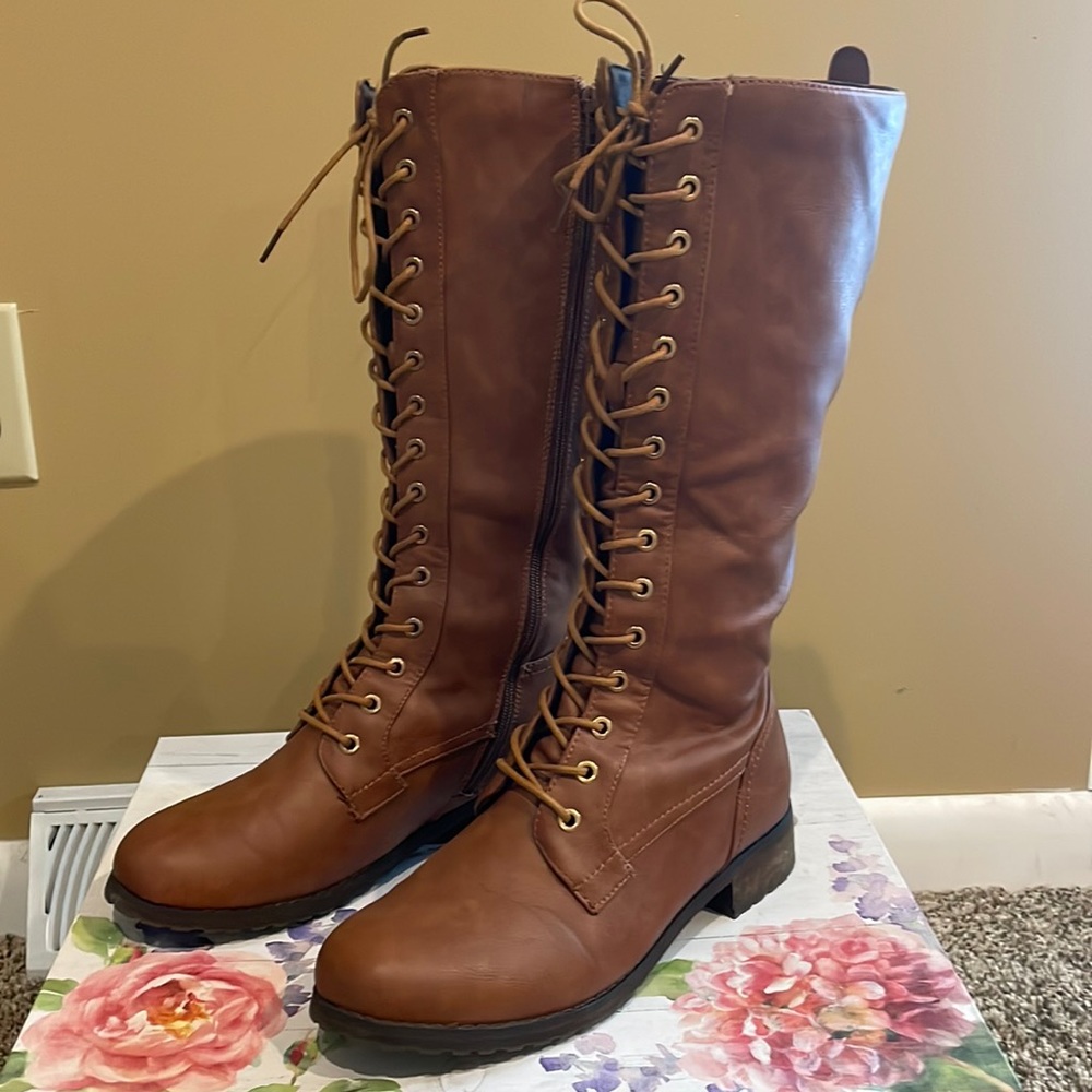 Women’s lace up/zip up boots
